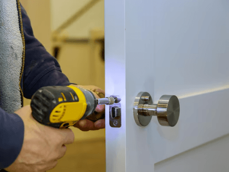 serrurier urgent pour serrure cassée, remplacement de serrure Lausanne, Morges, Neuchâtel, Fribourg